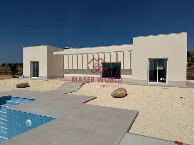 Villas de Obra Nueva en Pinoso en parcelas rústicas — 3