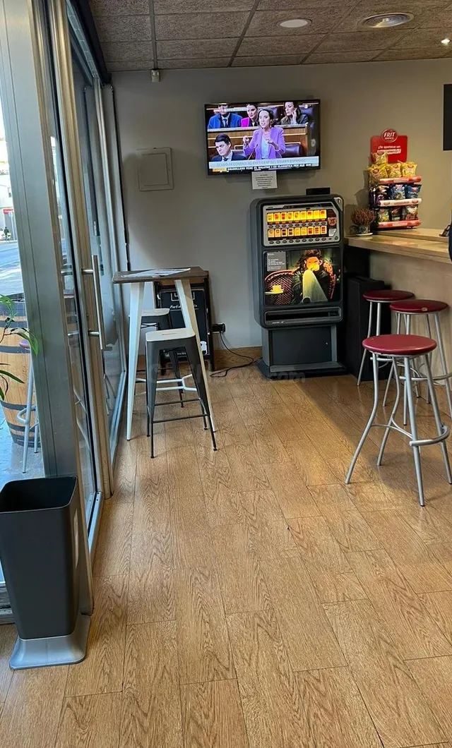 BAR EN ALQUILER — 3