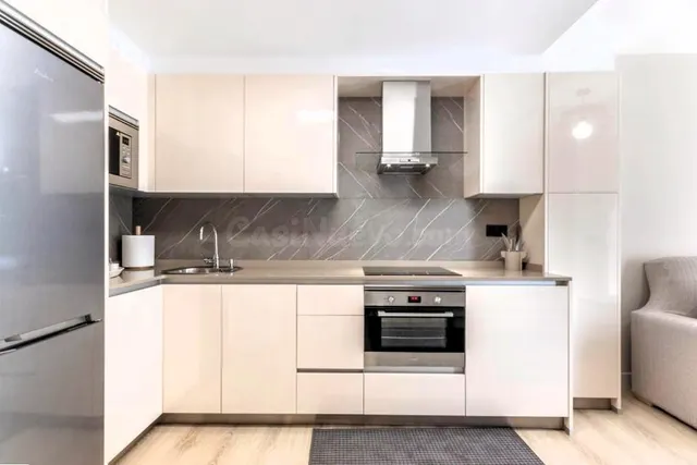 Se alquila Precioso Apartamento con Garaje directo en Zona L - foto 4