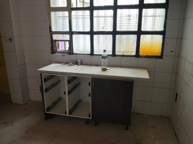 SE ALQUILA BAR EN CALLE LORENZO PARDO — 12