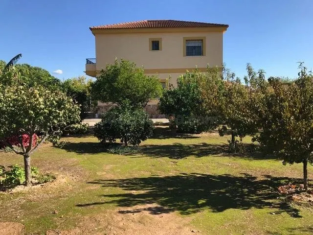 ZONA CUEVAS BAJAS - PARCELA DE 3.000M2 CON 2 CASAS Y PISCINA - foto 2