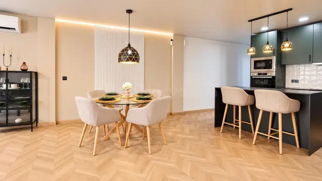 Apartamento reformado de 3 dormitorios con vistas al mar en  - foto 2