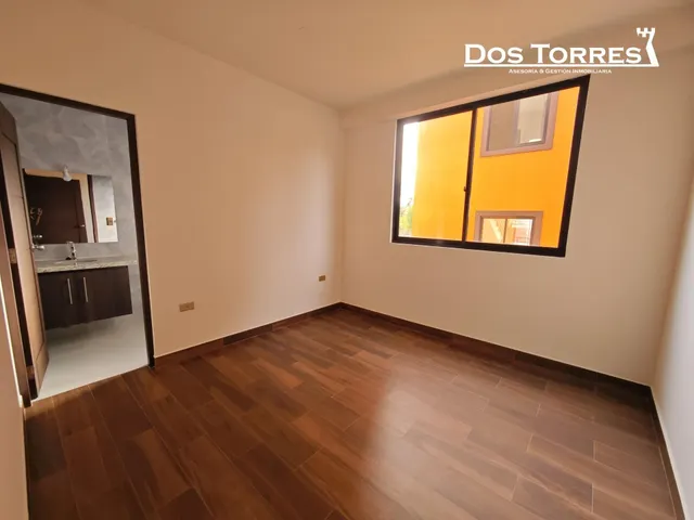 $us.- 129.500 Amplia casa nueva a estrenar, con 4 dormitorios, próximo a 4 esquinas. — 26