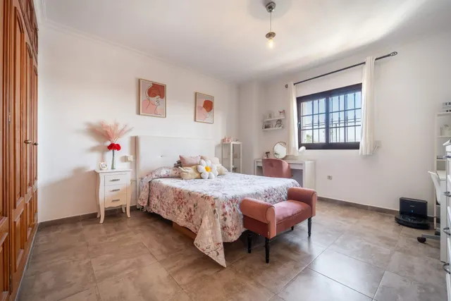Exclusivo Chalet Pareado en Esquina – Cancelada (Estepona) — 9