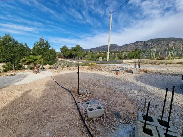 TERRENO CON CASA - CUEVA EN EL HONDON DE LAS NIEVES — 25