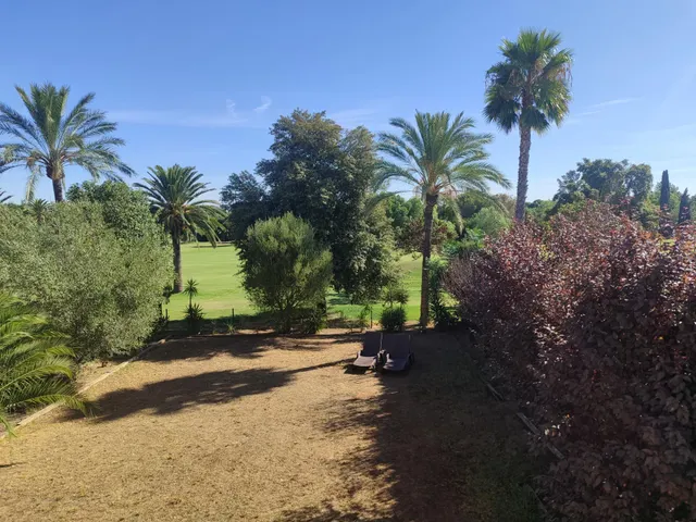 ELEGANTE  VIVIENDA CON VISTAS AL REAL CLUB  DE GOLF DE SEVILLA — 4