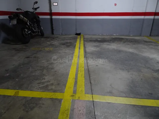 Venta dos plazas de aparcamientos juntas en Alcalde Luis de