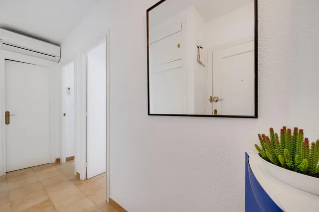 UN ACOGEDOR APARTAMENTO EN EL CENTRO DE TORREVIEJA — 13