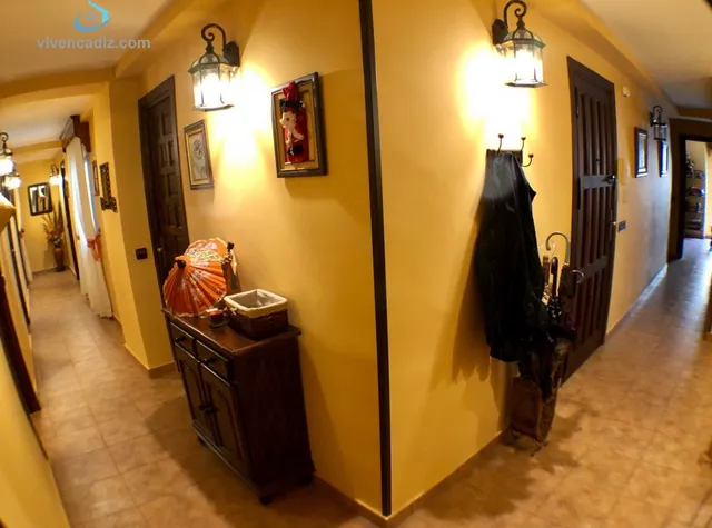 AMPLIA VIVIENDA CON ASCENSOR - ZONA CENTRO — 4