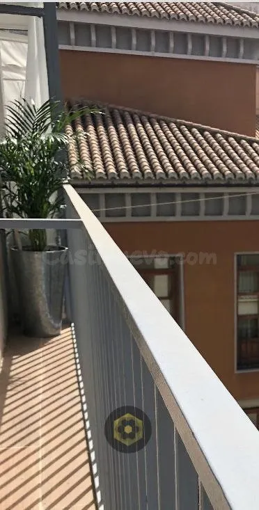 LT/ Apartamento de DOS dormitorios en la zona de Reyes Catól - foto 5