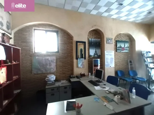 LOCAL EN EL CENTRO DE JEREZ CON GRAN AFLUENCIA DE PASO!! — 3