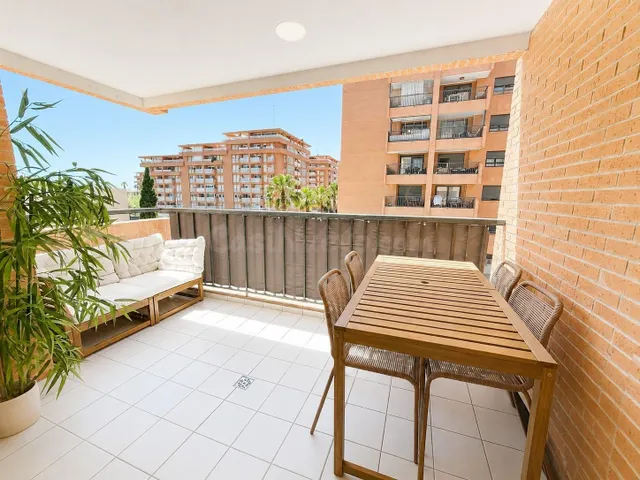 Piso en residencial con piscina, garaje y trastero junto a l