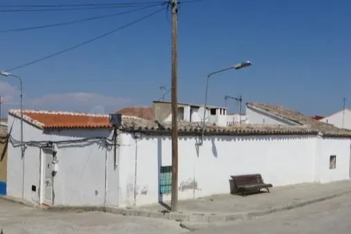 Se vende piso OKUPADO en Calle Arte 2 Escalonilla, (Toledo).