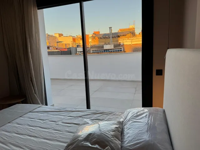 ATICO CON TERRAZA EN ALQUILER TEMPORAL EN SANTA COLOMA DE GR - foto 4