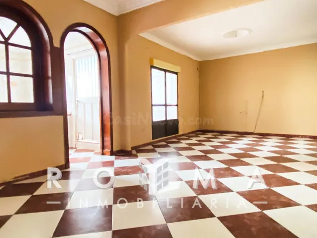 GRAN OPORTUNIDAD AMPLIO PISO CENTRO DE AZNALCÁZAR (SEVILLA) - foto 3