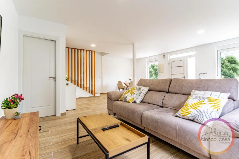 ✨ ¡CASA reformada con 205m2 + 340 m2 de  TERRENO + GARAJE en PONTECESO(A Coruña)por 235.000€!