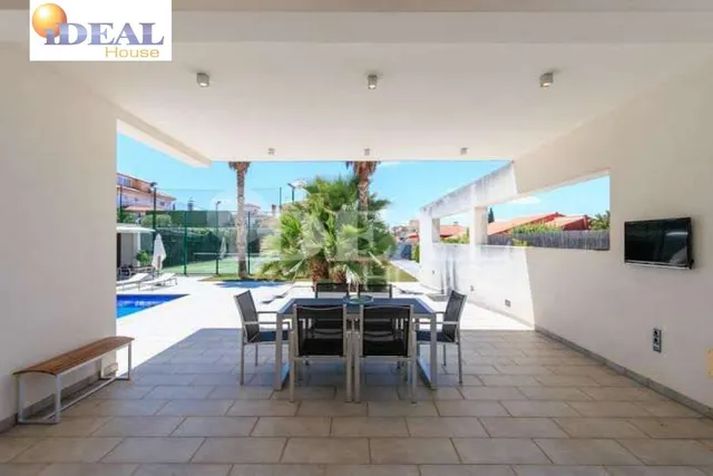 Ref.: A8488G7. Increible chalet de lujo y diseño, parcela 1500 m2,  piscina propia, pista de padel. — 7