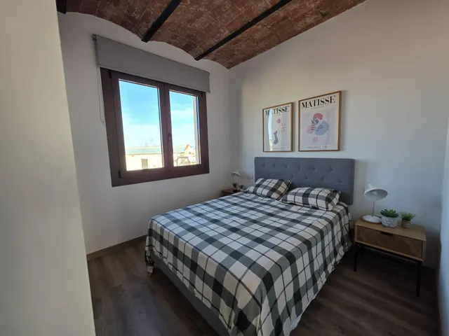 Ático con Solarium reformado en el corazón del Paral·lel (Barcelona) — 16