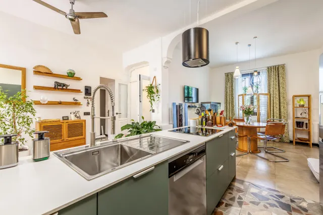 Casa unifamiliar en venta con piscina privada, 5 dormitorios - foto 3