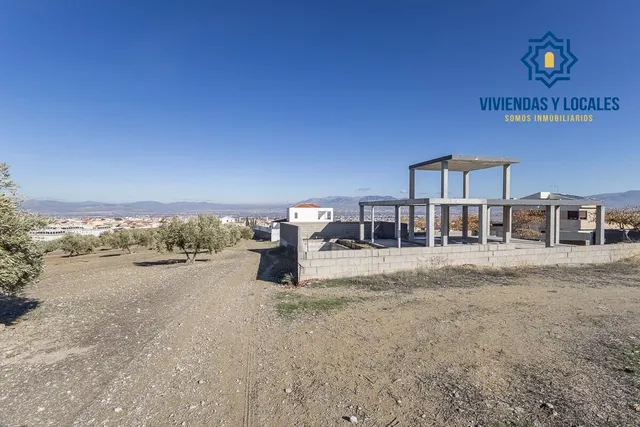 Parcela exclusiva con estructura de Chalet independiente y piscina en Urb. El Montecillo, Las Gabias — 29