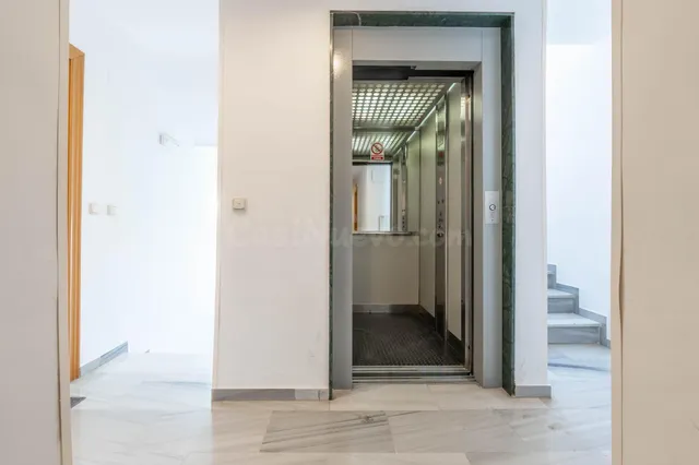 PISO EN LAS GABIAS JUNTO AL METRO — 5