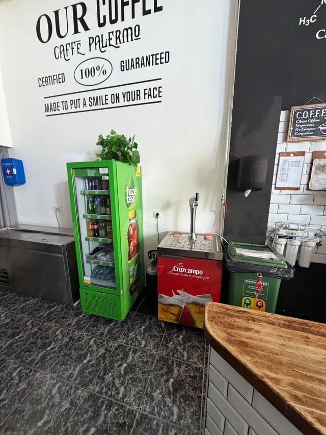 Bar-cafetería con obrador de panadería y pastelería en traspaso en la camella, Arona — 15