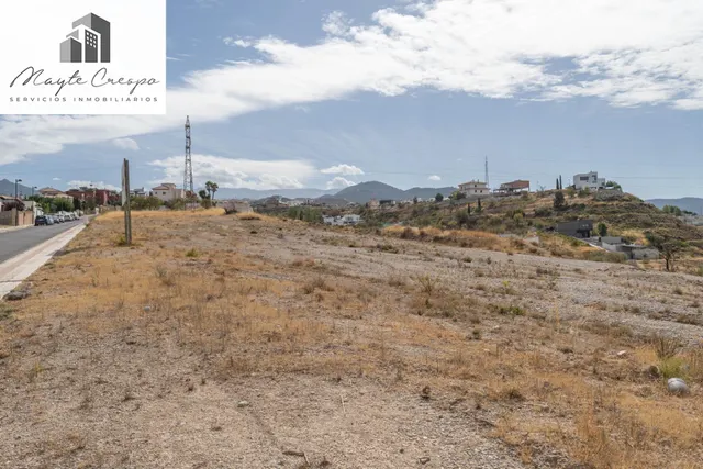Terreno urbano de 750 m2 en Altos de La Zubia. Parcela 17, manzana M — 38