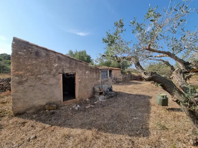 Oportunidad Única: Finca con Casitas Típicas y Entorno Privi