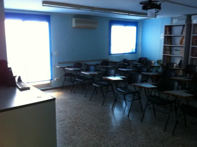 ESPECTACULAR LOCAL EN CENTRO DE GANDIA CON ENTRADA EXCLUSIVA PARA TODO TIPO DE NEGOCIOS O VIVIENDAS — 4