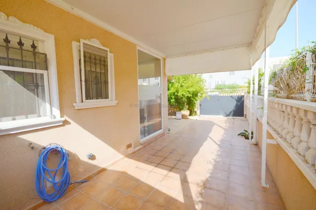 FANTASTICO CHALET CON PISCINA PROPIA Y COMUNITARIA, IDEAL PARA FAMILIAS — 32