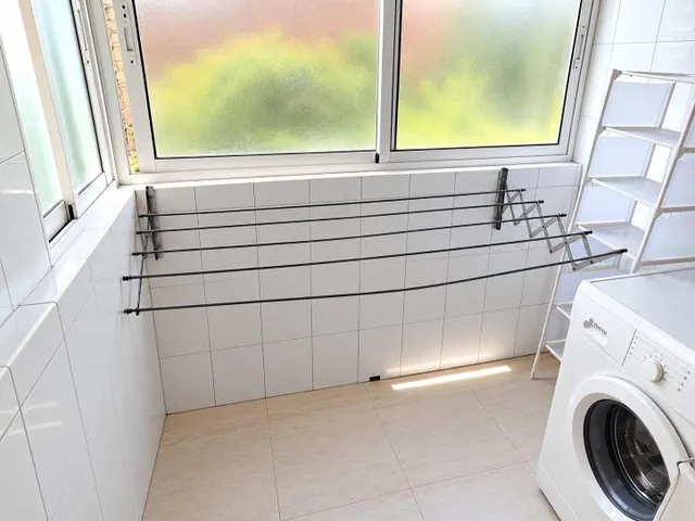 Piso luminoso de 4 habitaciones con balcón y ascensor en Aldaia — 26