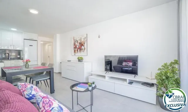 GRAN RESERVA – Apartamento reformado con licencia turística a 75 m de la playa — 4