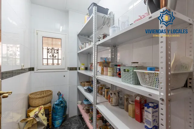 Complejo industrial con vivienda en Alhendín con 2500 metros cuadrados — 19