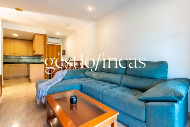 Espectacular bajo con gran jardín privado, piscina y parking - foto 2