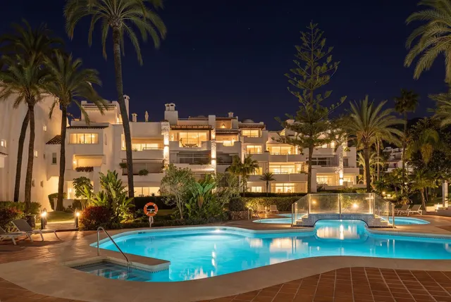 Ático Dúplex 3 habitaciones 172m² en venta - Altos de Estepona — 28