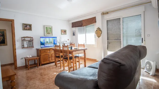 Piso muy luminoso con vistas despejadas y listo para entrar  - foto 2