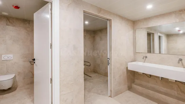 Local comercial 445m² en alquiler - Eixample - foto 2
