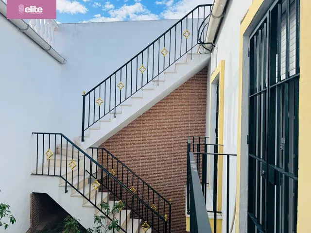 MAGNIFICA CASA EN EL CENTRO JEREZ — 26