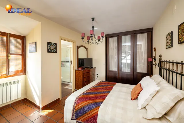 GRAN CASA EN ALBAICÍN BAJO. — 49