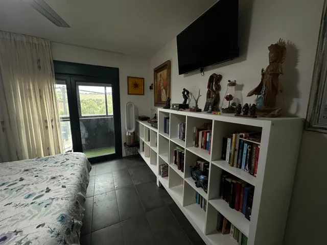 Vivienda unifamiliar reformada con jardín, terraza y garaje-taller en Paseo de los Pisones, Burgos — 17