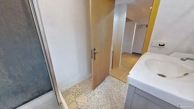 REFORMADO CON ENCANTO EN RAMBLA DEL POBLENOU – 6ª PLANTA SIN ASCENSOR — 8