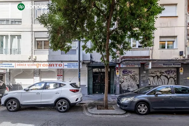 PISO REFORMADO EN VENTA · PEDRO ANTONIO DE ALARCÓN · GRANADA — 21