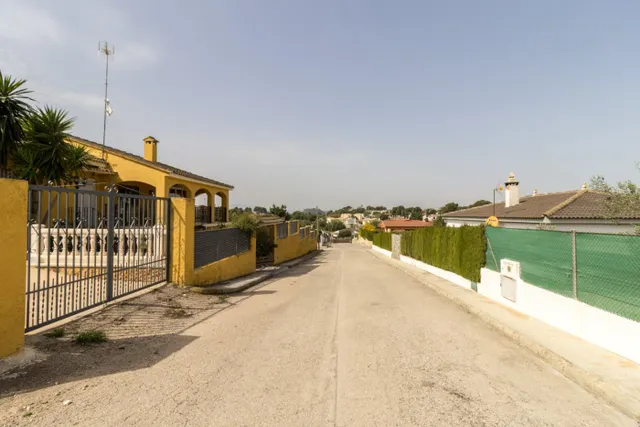 PARCELA ECONÓMICA EN MONSERRAT, EN LA URBANIZACIÓN COLINAS VENTA CABRERA. — 10