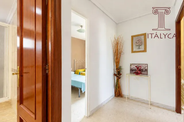 Amplio piso familiar junto a Santa Justa — 44