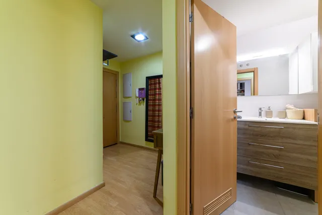 Piso moderno, luminoso y céntrico con garaje — 23