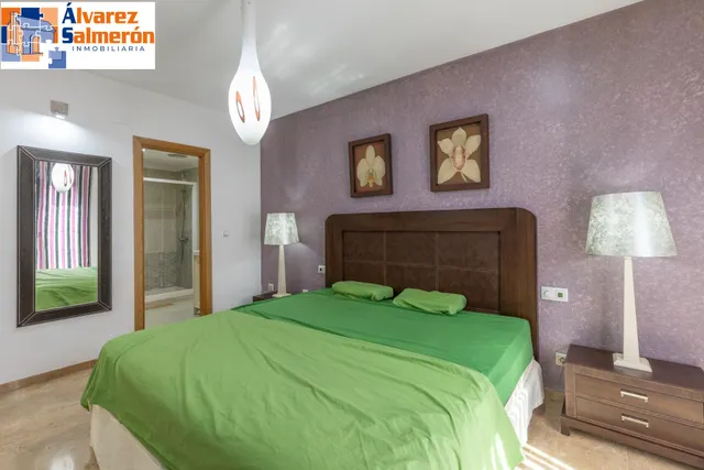 ADOSADA CON 4 DORMITORIOS, AMPLIAS TERRAZAS Y VISTAS A GRANADA Y SIERRA NEVADA — 22