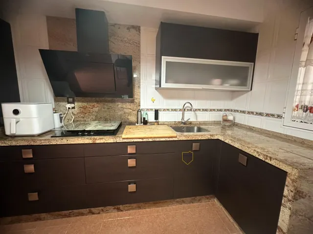 Dúplex de 4 dormitorios, cochera y patio en San José — 10