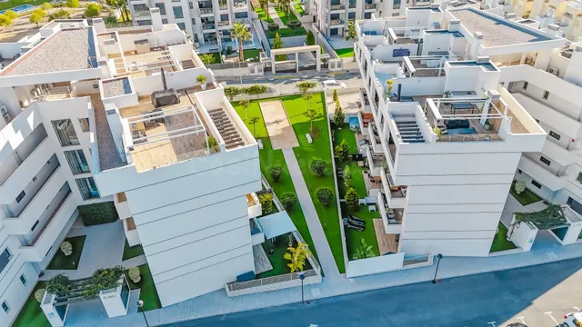 Moderno Apartamento en Orihuela Costa con Piscina y Terraza - foto 3