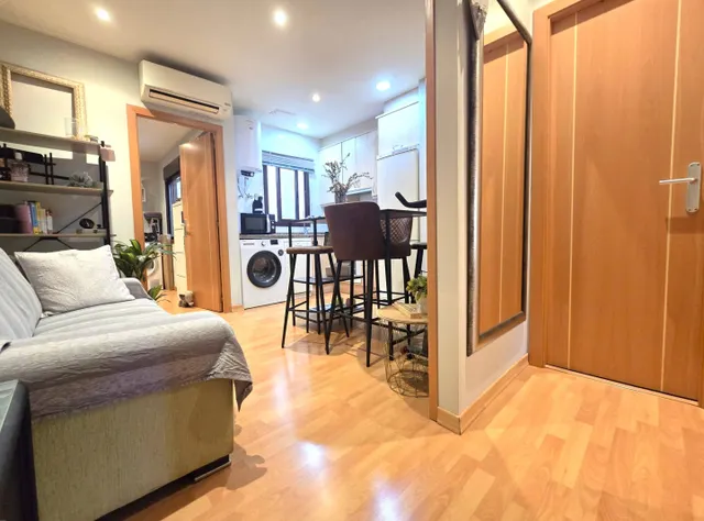 PRECIOSO y PRÁCTICO PISO para entrar a vivir -Zona Carrer Ample/ Pl. LLibertat de Reus- — 20