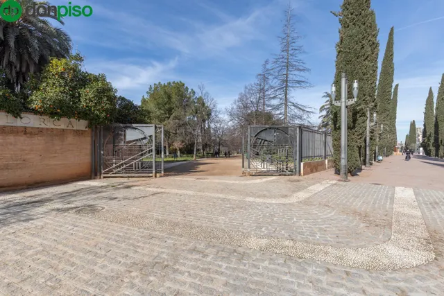 Piso con terraza y gran potencial junto a Camino de Ronda — 34
